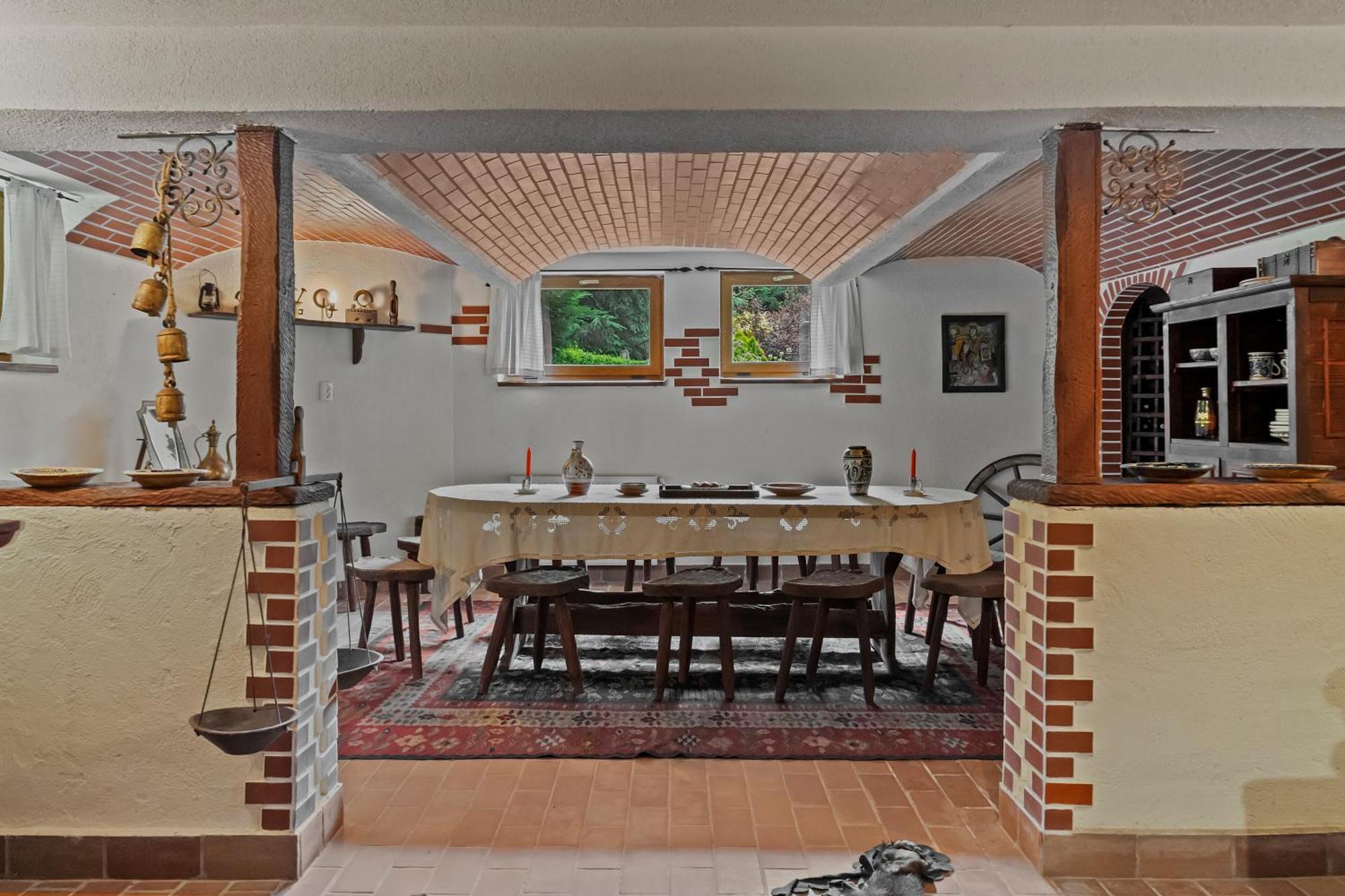 Wine Cellar Villa With Beautiful Garden In Sinaia - Busteni Poiana Tapului Extérieur photo